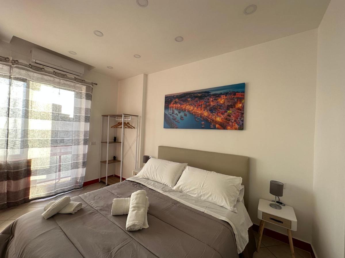 B&B Off Rooms And Relax Napels Buitenkant foto