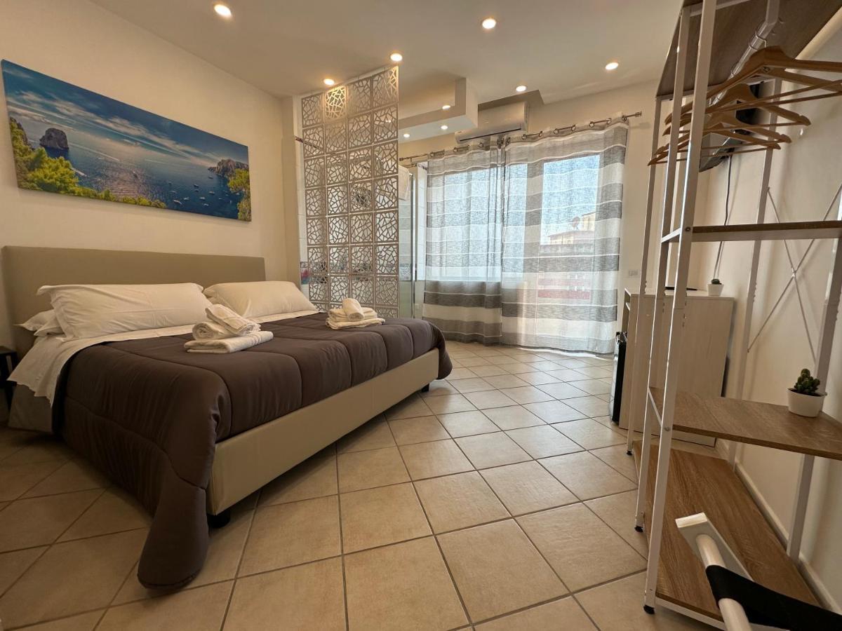 B&B Off Rooms And Relax Napels Buitenkant foto