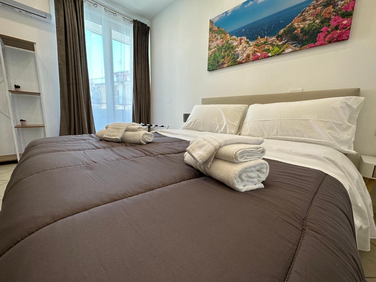 B&B Off Rooms And Relax Napels Buitenkant foto