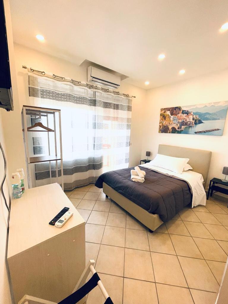 B&B Off Rooms And Relax Napels Buitenkant foto